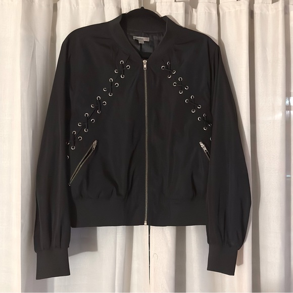 5/$25✨Casting LA Lace-up Bomber Jacket 🖤🖤 - Picture 1 of 2